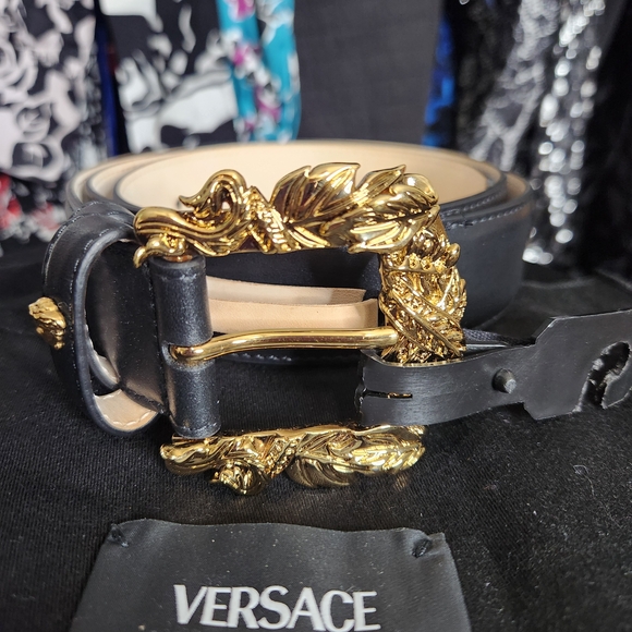 Versace Black and Gold Belt - Picture 2 of 4
